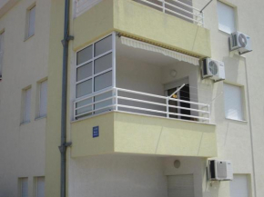  Apartment Kastel Stafilic 11006a  Каштел Камбеловац
